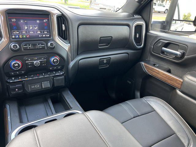 Photo of 2023 Silver Ice Metallic Chevrolet Silverado 3500