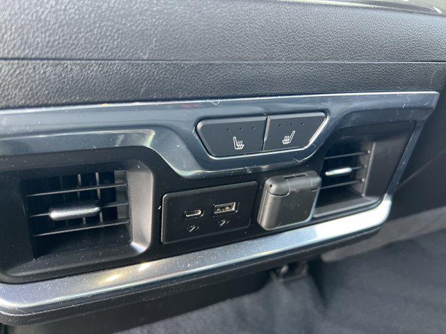 Photo of 2023 Silver Ice Metallic Chevrolet Silverado 3500