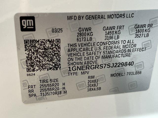 Photo of 2025 Summit White Chevrolet Traverse