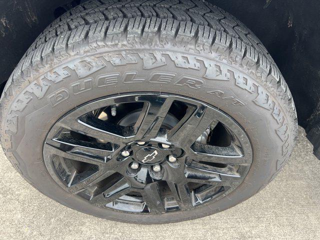Photo of 2025 Summit White Chevrolet Colorado