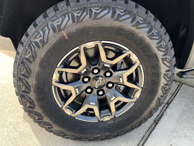 Photo of 2026 Black Chevrolet Colorado