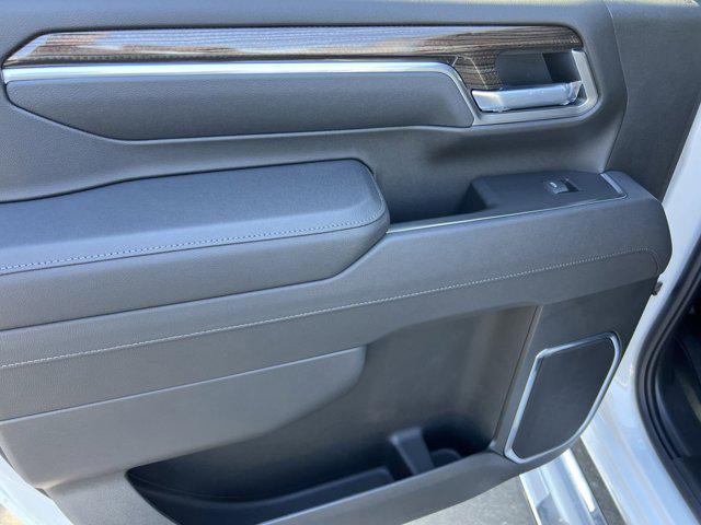 Photo of 2025 Summit White Chevrolet Silverado 2500