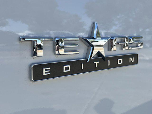 Photo of 2025 Summit White Chevrolet Silverado 2500