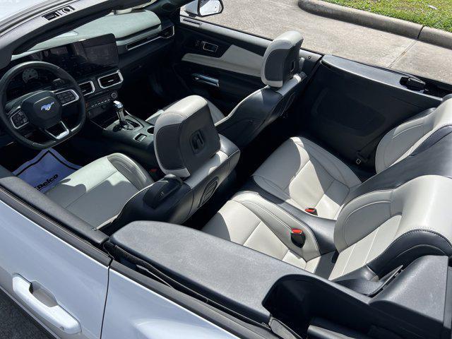 Photo of 2024 Oxford White Ford Mustang