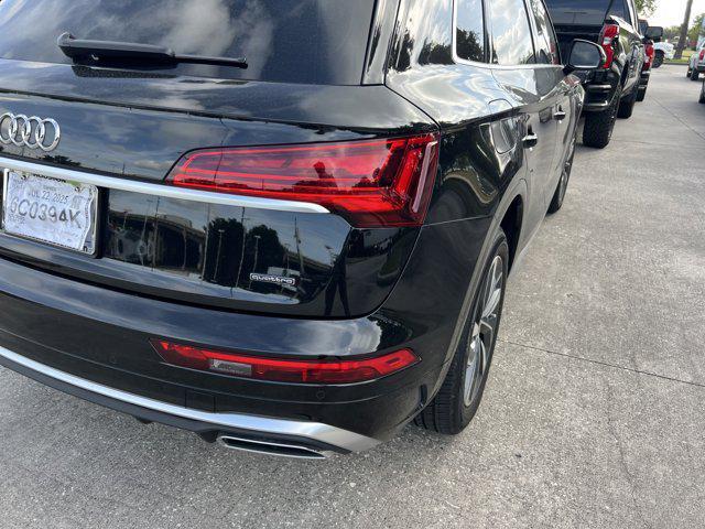 Photo of 2023 Mythos Black Metallic Audi Q5