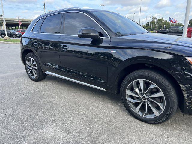 Photo of 2023 Mythos Black Metallic Audi Q5