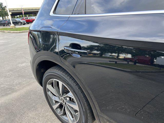 Photo of 2023 Mythos Black Metallic Audi Q5