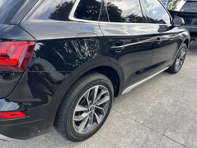 Photo of 2023 Mythos Black Metallic Audi Q5