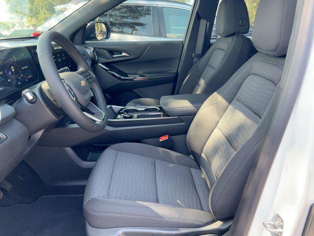 Photo of 2026 Summit White Chevrolet Equinox