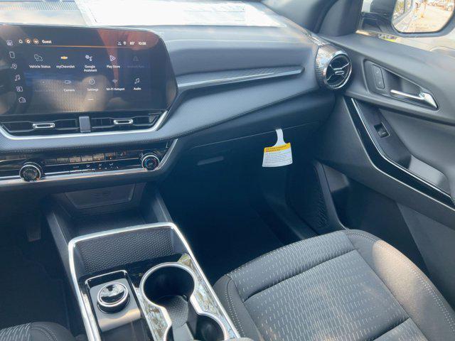 Photo of 2026 Summit White Chevrolet Equinox