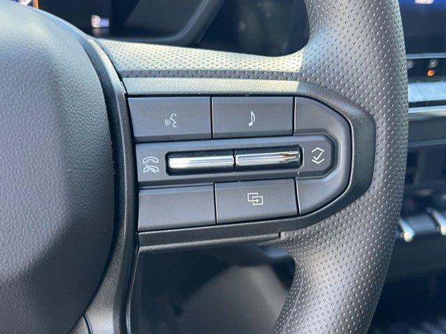 Photo of 2025 Summit White Chevrolet Colorado