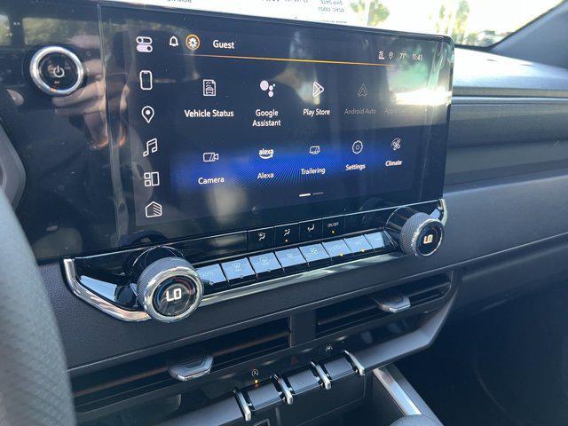 Photo of 2025 Summit White Chevrolet Colorado