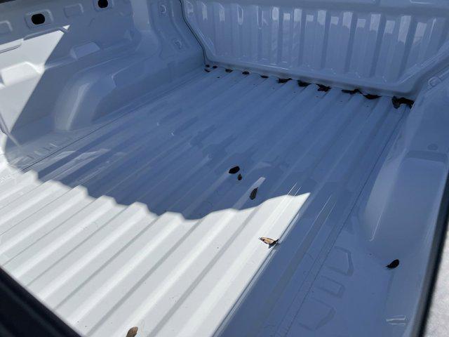 Photo of 2025 Summit White Chevrolet Colorado