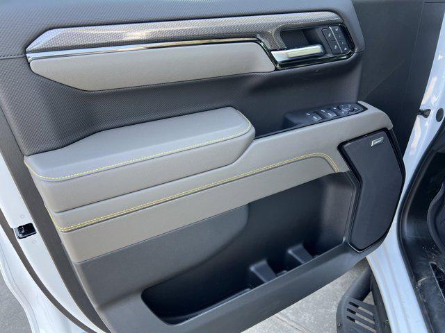Photo of 2025 Summit White Chevrolet Silverado 1500