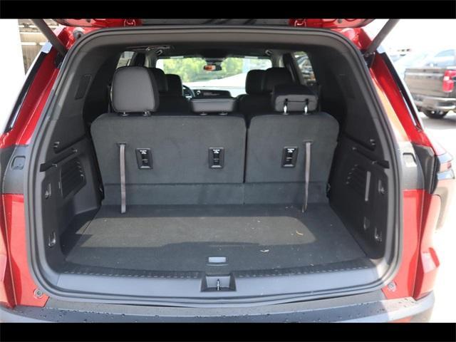 Photo of 2025 Radiant Red Chevrolet Traverse