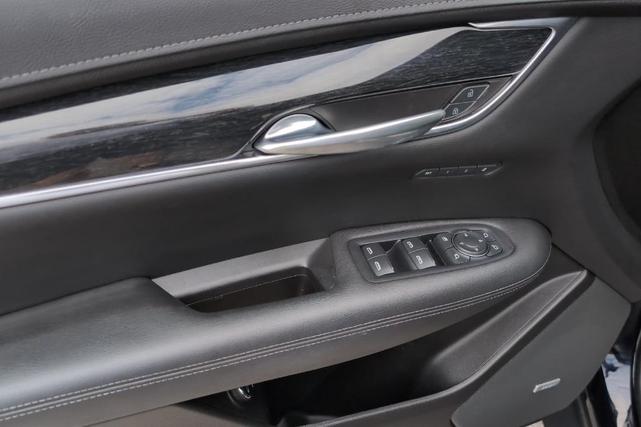 Photo of 2022 Titanium Cadillac XT5