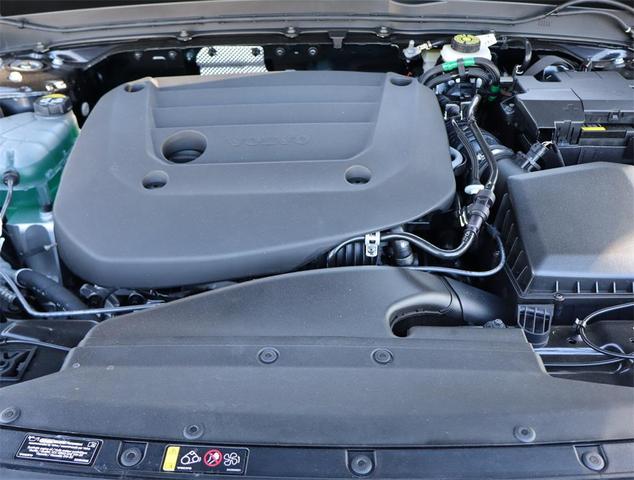 Photo of 2025 Onyx Black Volvo XC40
