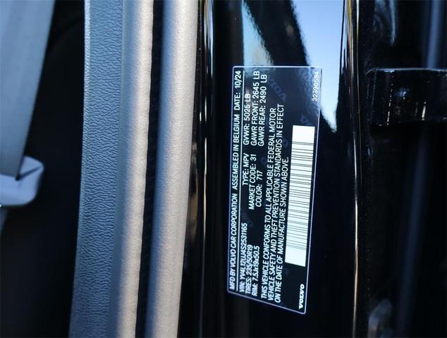 Photo of 2025 Onyx Black Volvo XC40