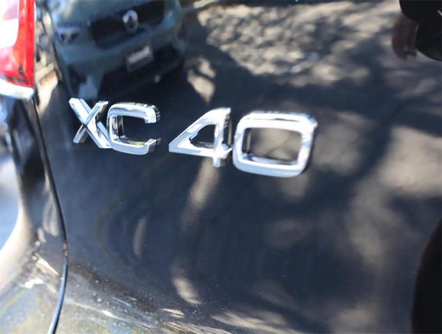 Photo of 2025 Onyx Black Volvo XC40