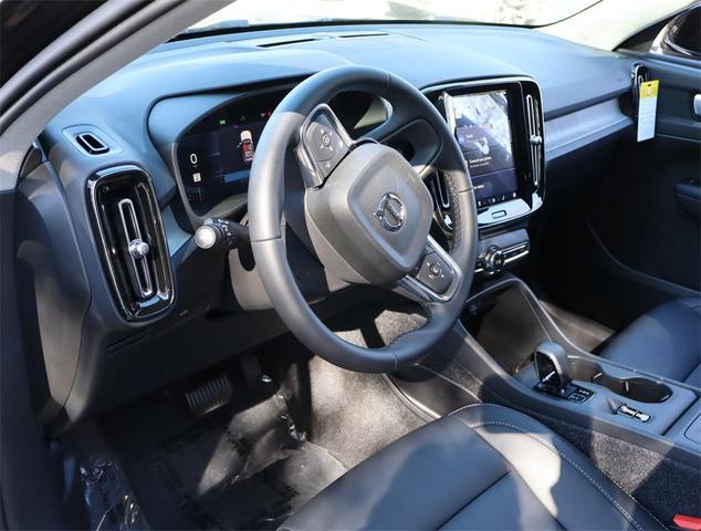 Photo of 2025 Onyx Black Volvo XC40