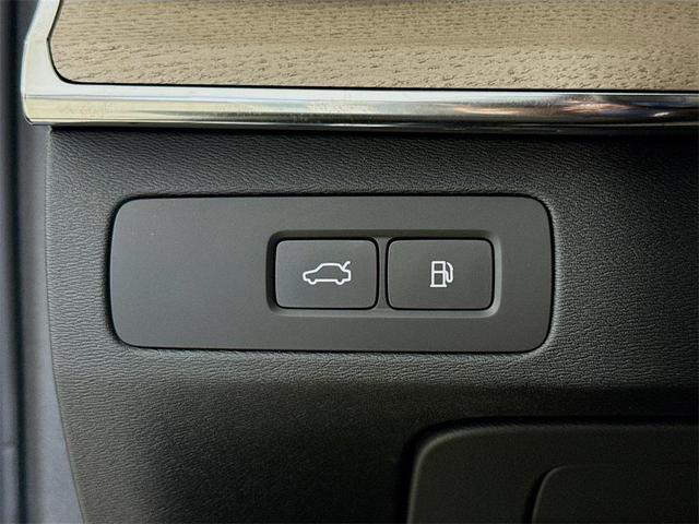 Photo of 2026 Crystal White Pearl Volvo XC90 Plug-In Hybrid