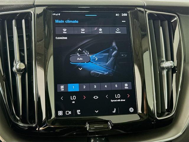 Photo of 2025 Onyx Black Volvo XC60