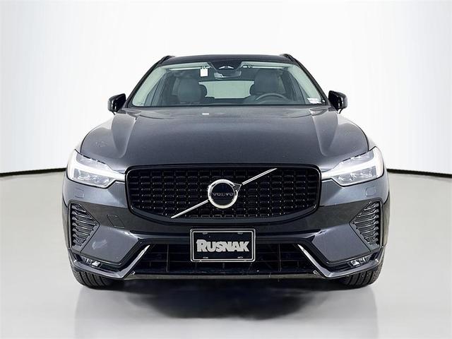 Photo of 2025 Onyx Black Volvo XC60