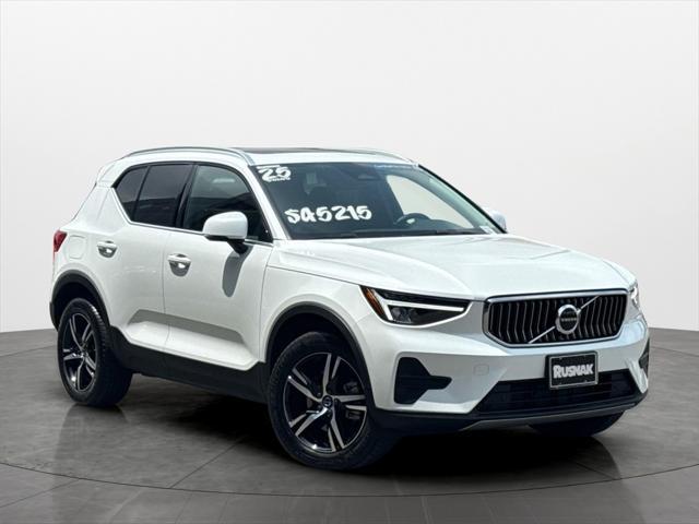 2025 Volvo XC40