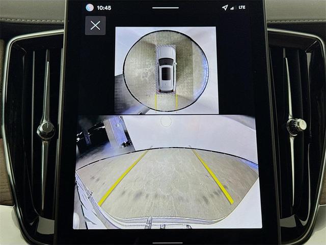 Photo of 2026 Crystal White Pearl Volvo XC90