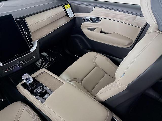 Photo of 2026 Crystal White Pearl Volvo XC90