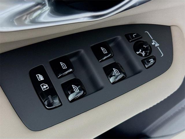 Photo of 2026 Crystal White Pearl Volvo XC90