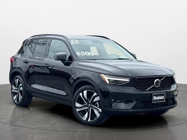 2025 Volvo XC40