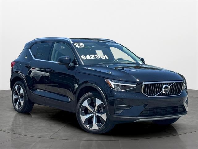 2025 Volvo XC40