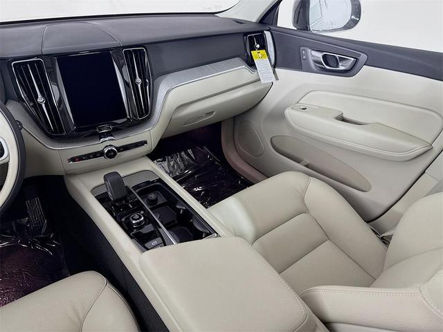 Photo of 2025 Crystal White Volvo XC60 Plug-In Hybrid