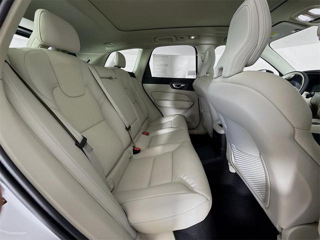 Photo of 2025 Crystal White Volvo XC60 Plug-In Hybrid