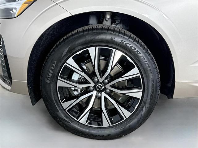 Photo of 2025 Bright Dusk Met Volvo XC60