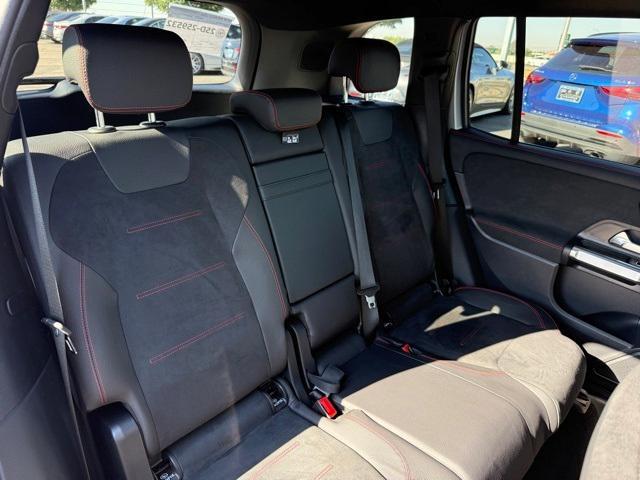 Photo of 2024 Silver Mercedes-Benz GLB 250