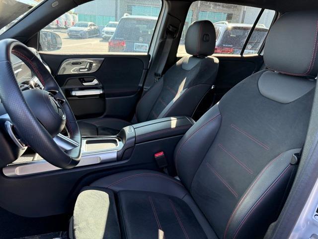 Photo of 2024 Silver Mercedes-Benz GLB 250