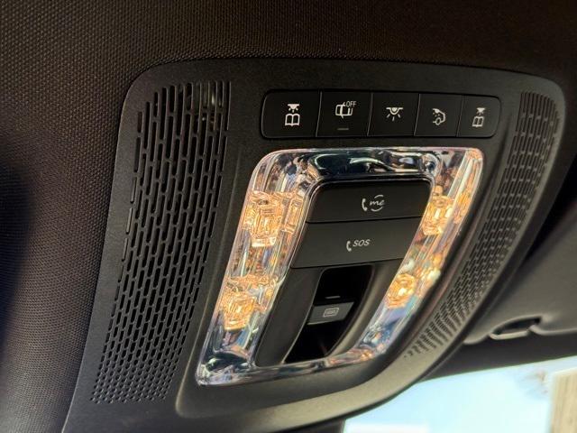 Photo of 2024 Silver Mercedes-Benz GLB 250
