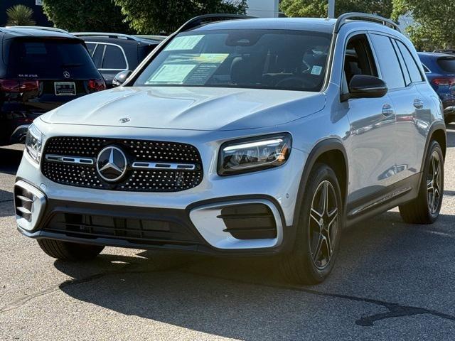 Photo of 2024 Silver Mercedes-Benz GLB 250