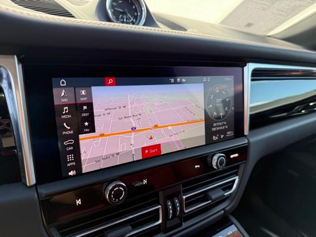 Photo of 2024 White Porsche Macan
