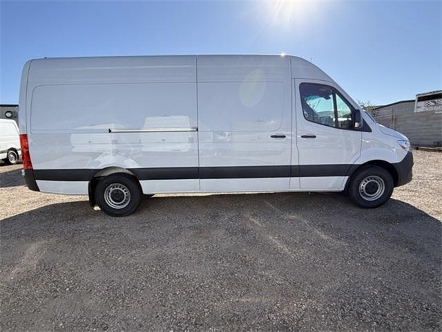 Photo of 2025 Arctic White Mercedes-Benz Sprinter 2500