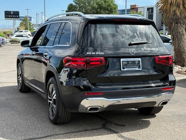Photo of 2024 Black Mercedes-Benz GLB 250