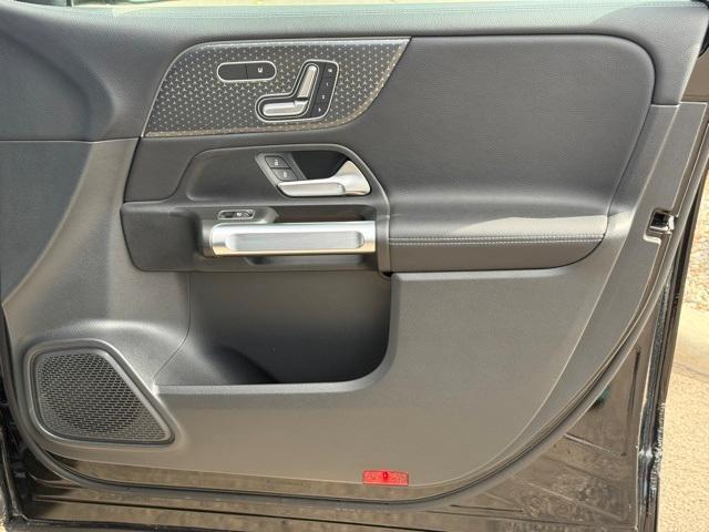 Photo of 2024 Black Mercedes-Benz GLB 250