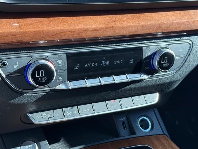 Photo of 2022 Navarra Blue Metallic Audi Q5
