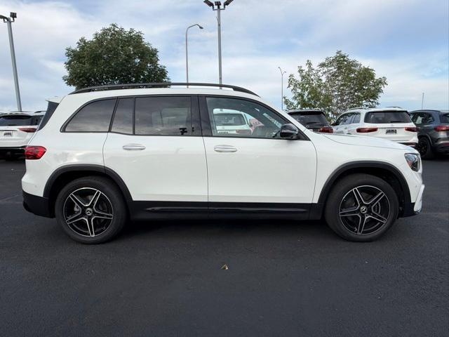 Photo of 2025 Polar White Mercedes-Benz GLB 250