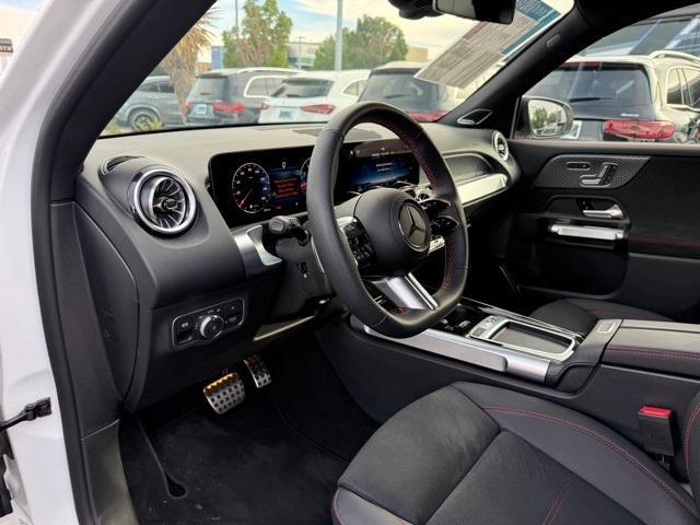 Photo of 2025 Polar White Mercedes-Benz GLB 250