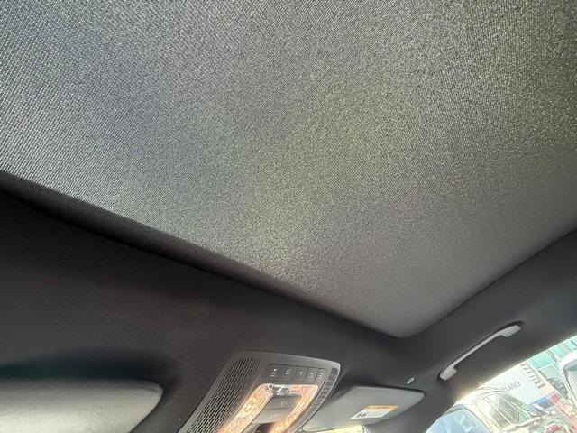 Photo of 2025 Polar White Mercedes-Benz GLB 250