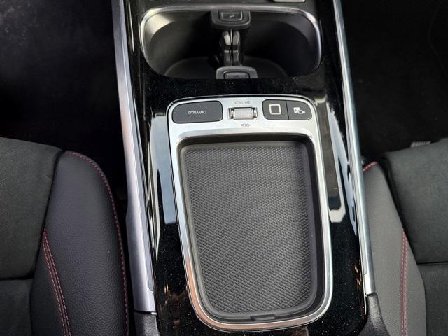 Photo of 2025 Polar White Mercedes-Benz GLB 250