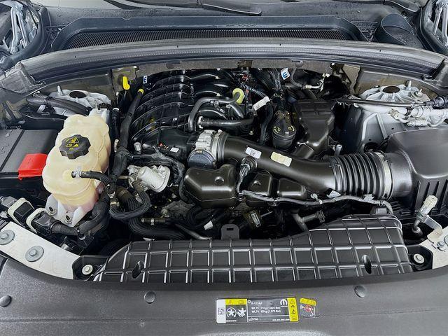 Photo of 2022 Silver Zynith Jeep Grand Cherokee